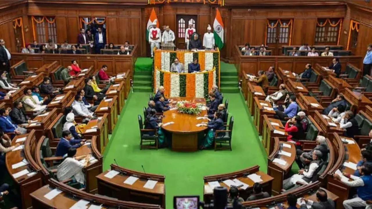 delhi-assembly-session-aap-mla-sanjeev-jha-marshalled-out-during-mdsb
