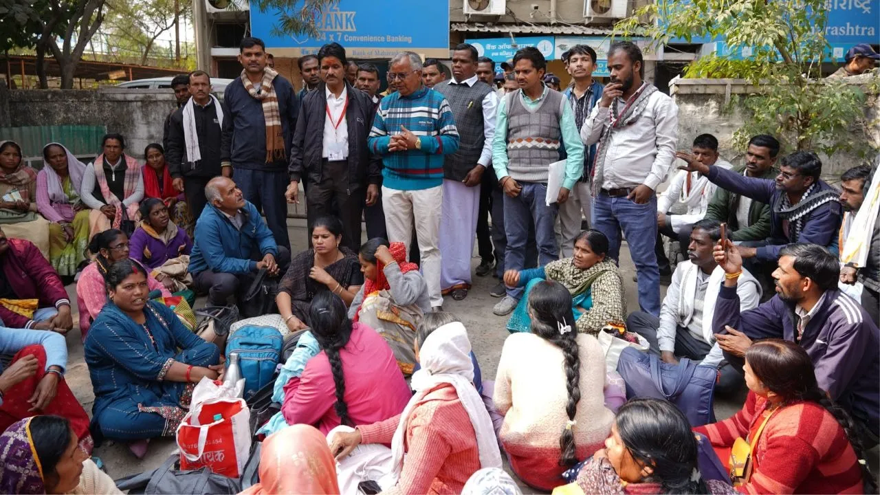 Bhopal Outsource Employees Protest (2)