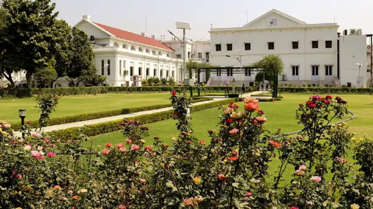 rajbhawan name changed to jan bhawan
