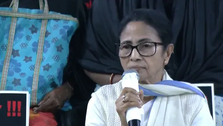 tvkjnuf8_mamata-banerjee_625x300_03_February_26