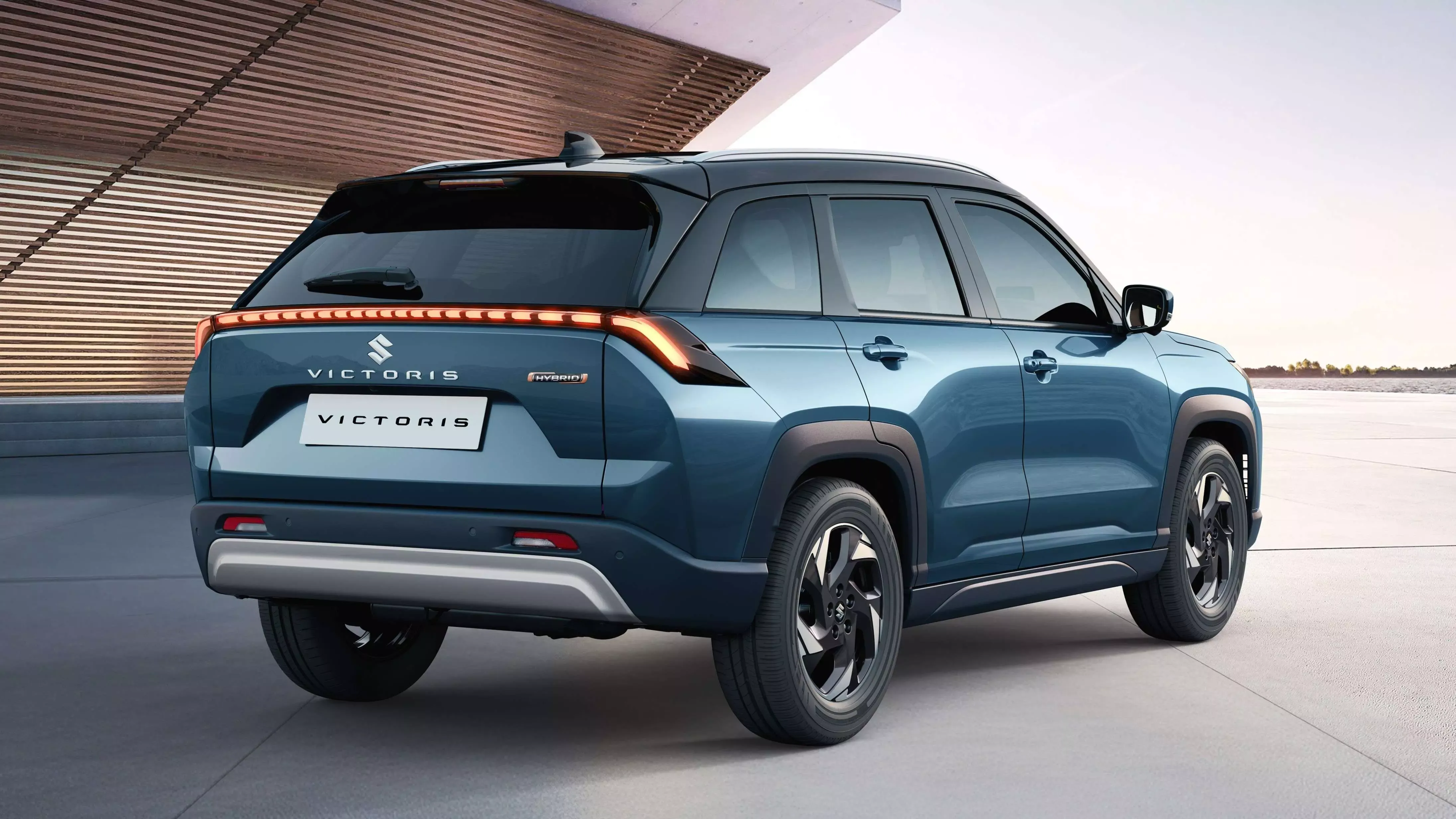 463626-marutisuzukivictorisrear