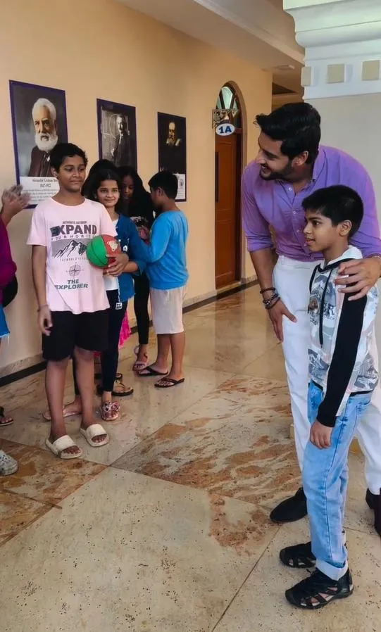 Shagun Pandey fans visit Saru sets