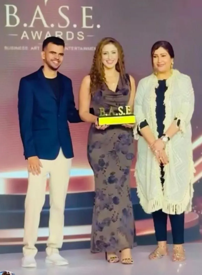 Actress-model Samaira Sandhu gets honoured