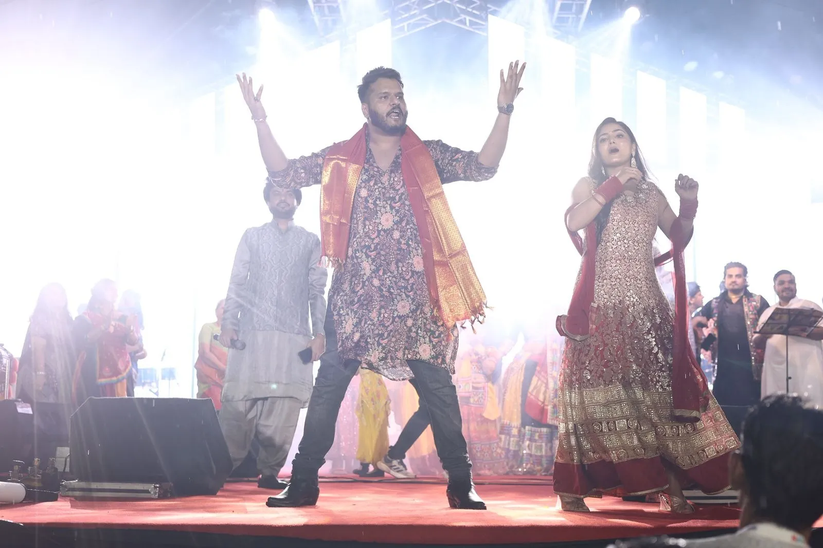 Raghav Nayyar Shines at Navrang Raas Utsav 2025 (4)