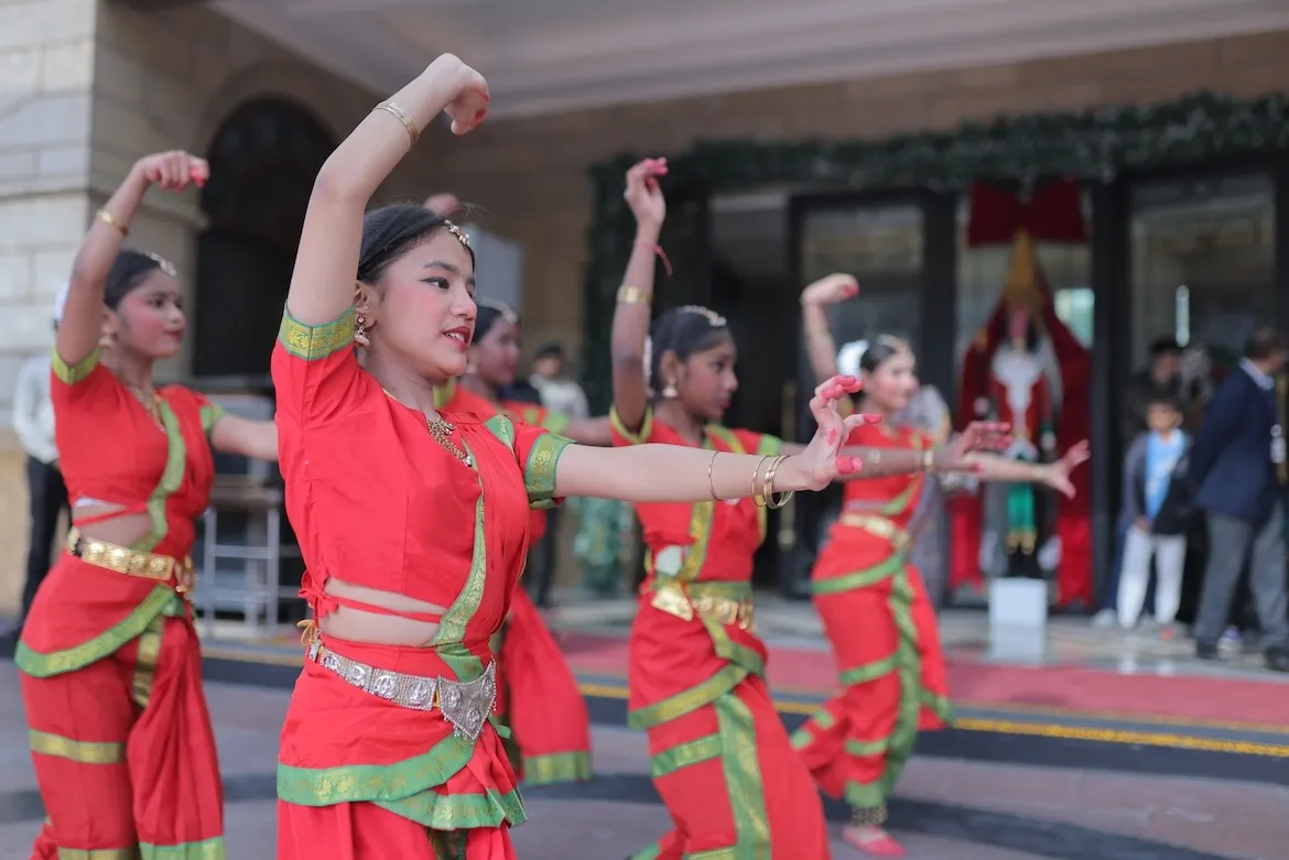 A beautiful performance by Sarvam Shakti NGO to welcome Lionel Messi at The Leela Palace New Delhi (2)