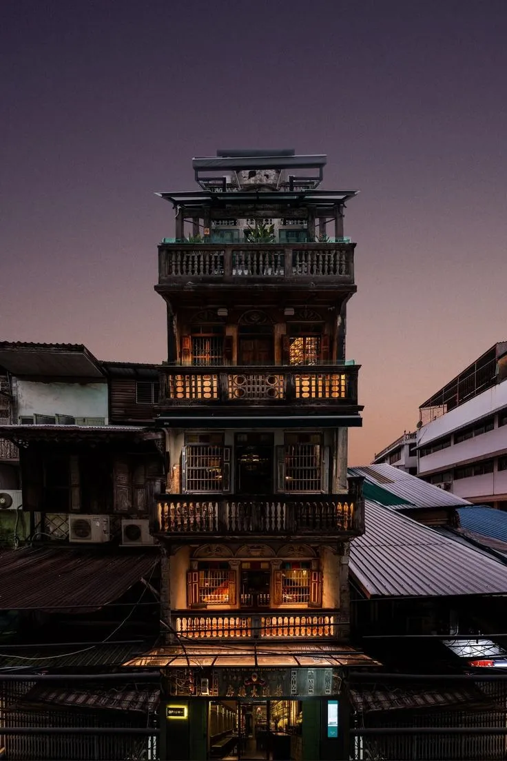 Bangkok's Chao Phraya Might Have the World's Best Bar Crawl