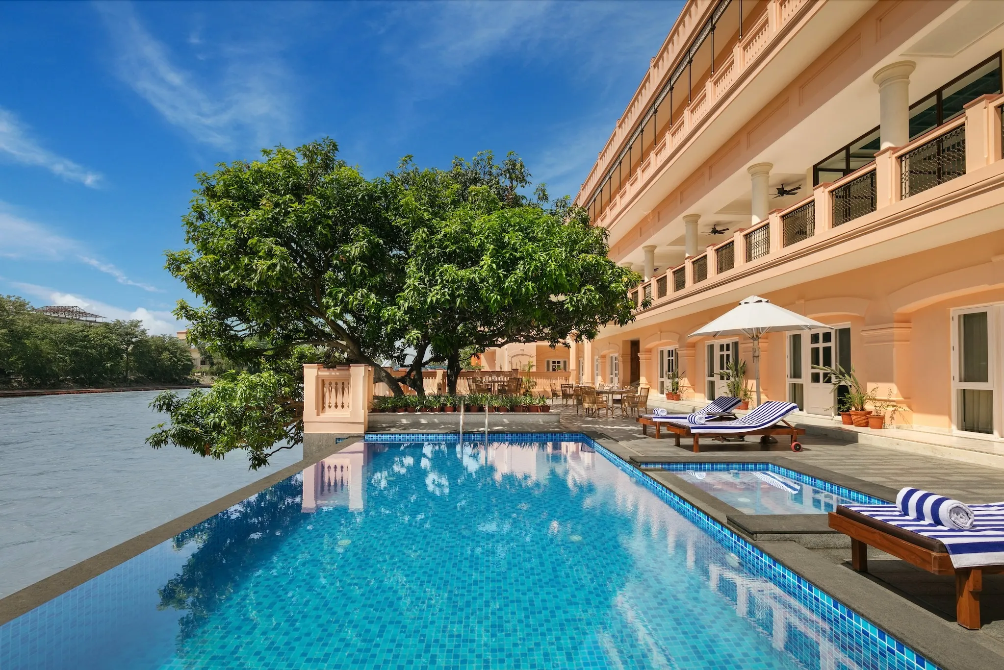Pilibhit House, Haridwar - IHCL SeleQtions Infinity Pool Day Shot copy 2