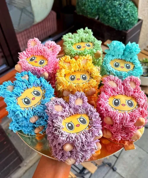 Labubu cupcakes -macaronheaven_bp