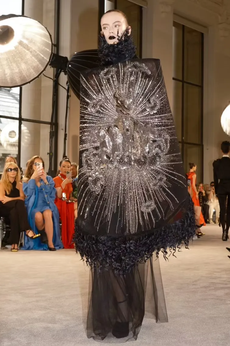 schiaparelli-HCFW2526-1963-686bd763b45a0-big