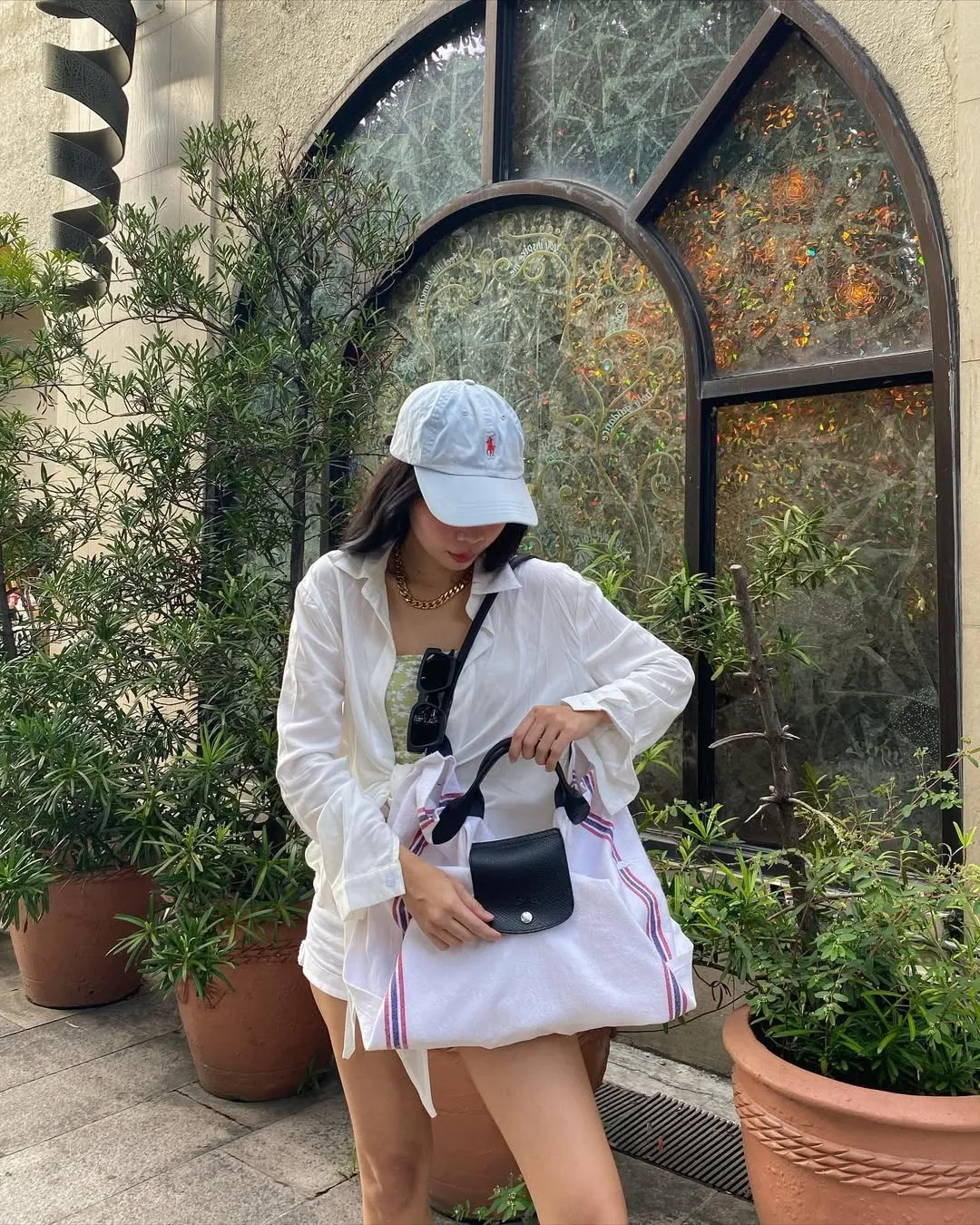 Date with my @longchamp Torchon Tote Bag. Perfect for the beach and even if you’re just out to d