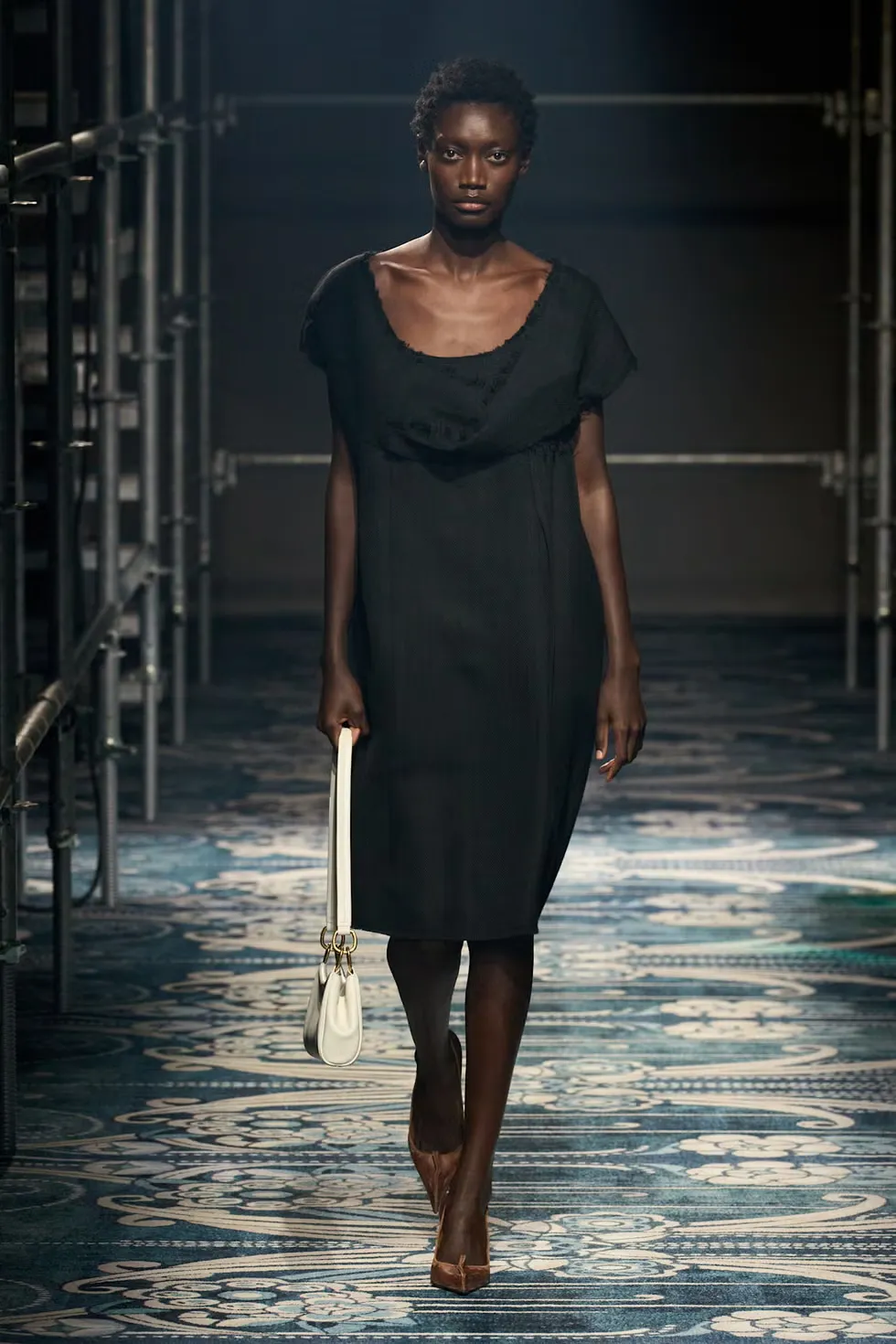 prada-f25-003-6911c1236e6ff