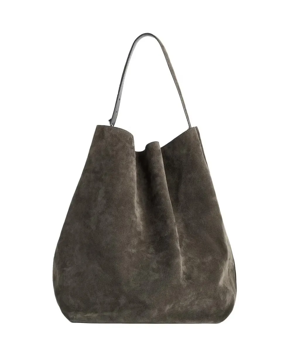 1763412330-toteme1212-691b8943b7a18