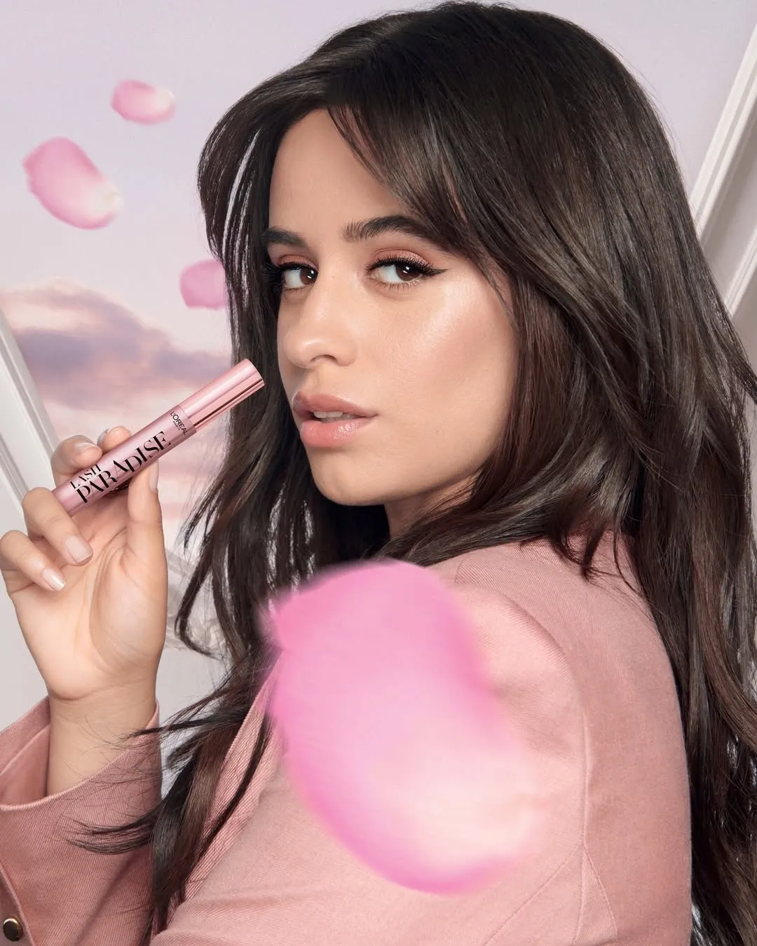 Lash Paradise Mascara will give you enviably long lashes with 20x more volume. Created for all l