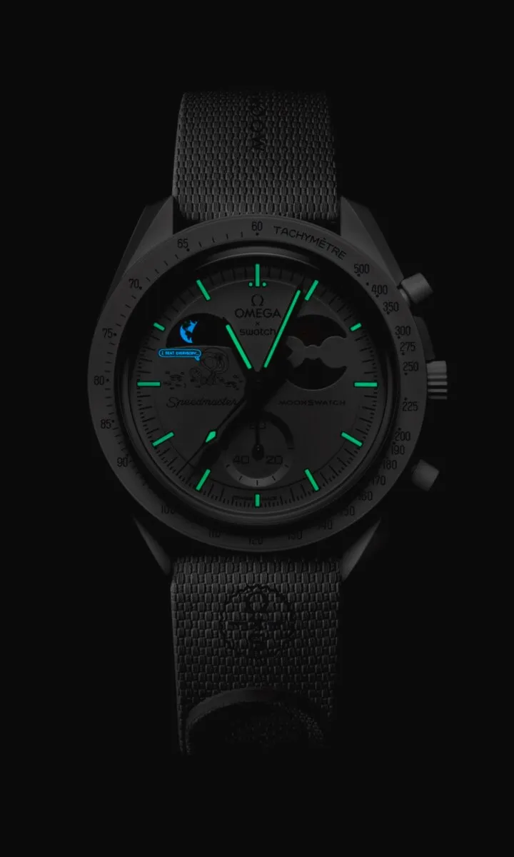 sc01_25_MoonSwatch_SO33W701L_december_front night_SD