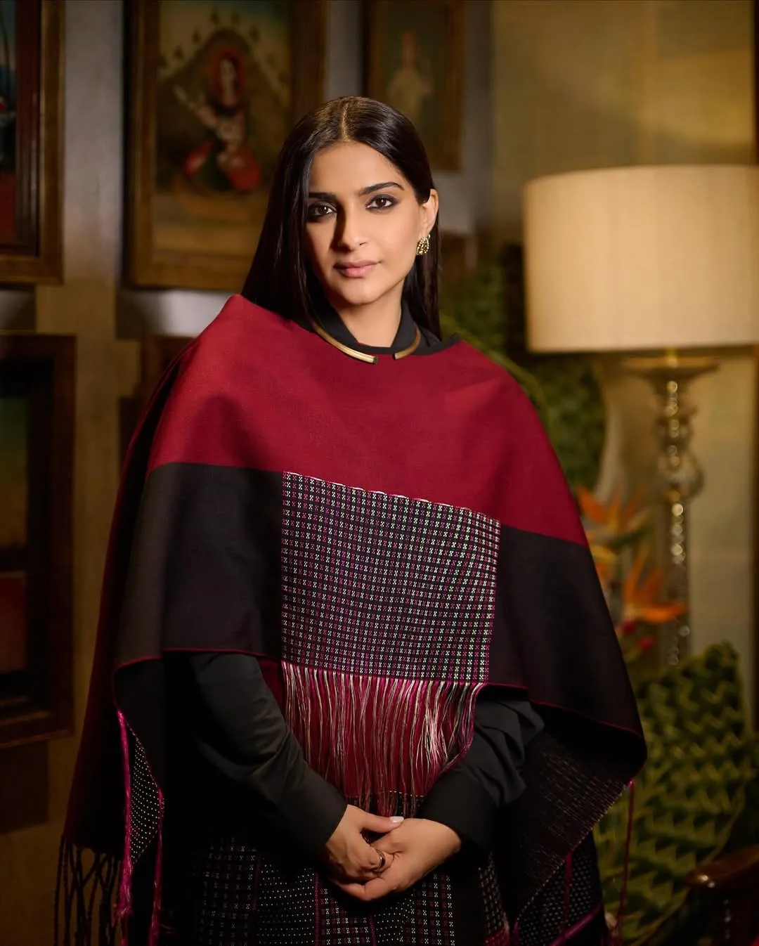 The other night with @sonamkapoor 🖤Outfit - @east_zimik Jewels - @zoyajewels Styling - @rheakap