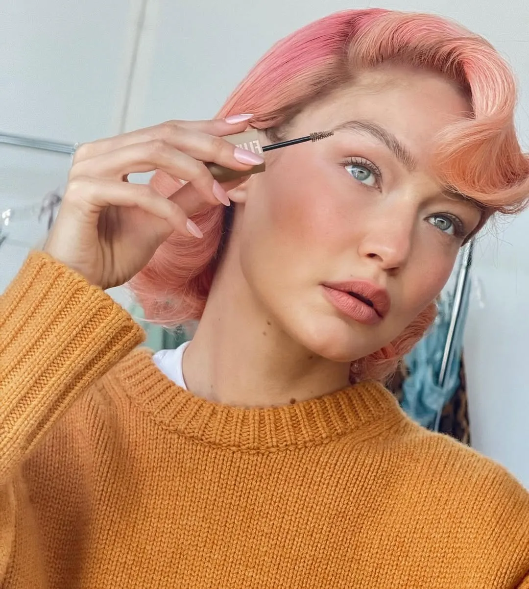 dress up n fluff up 🎀 @maybelline Super Fluff brow mouse in &lsquo;blonde&rsquo;