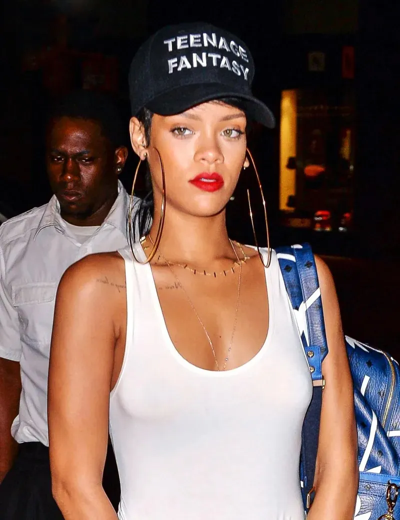 rihanna-cap-nyc-sept-2013-billboard-1240