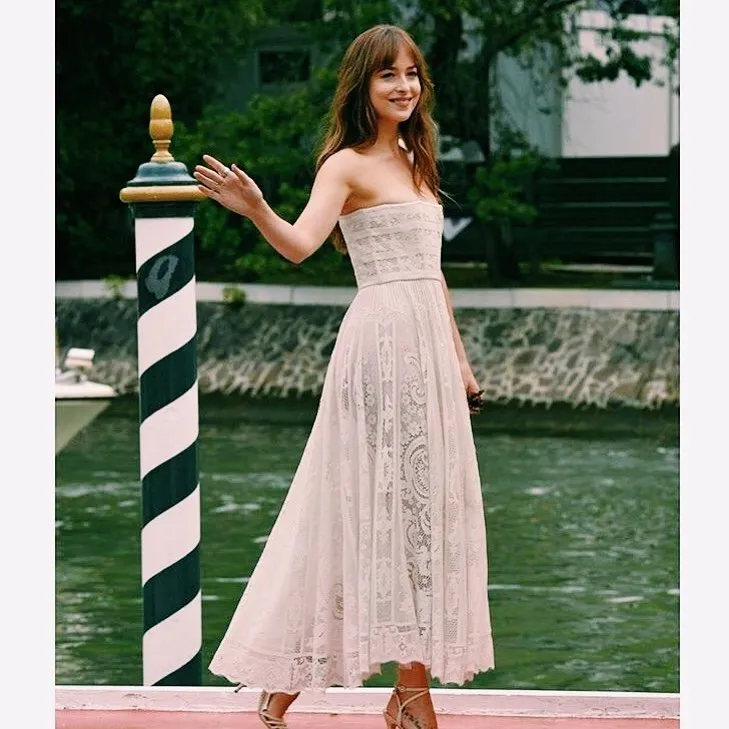 #dakotajohnson in #dior #venicefilmfestival