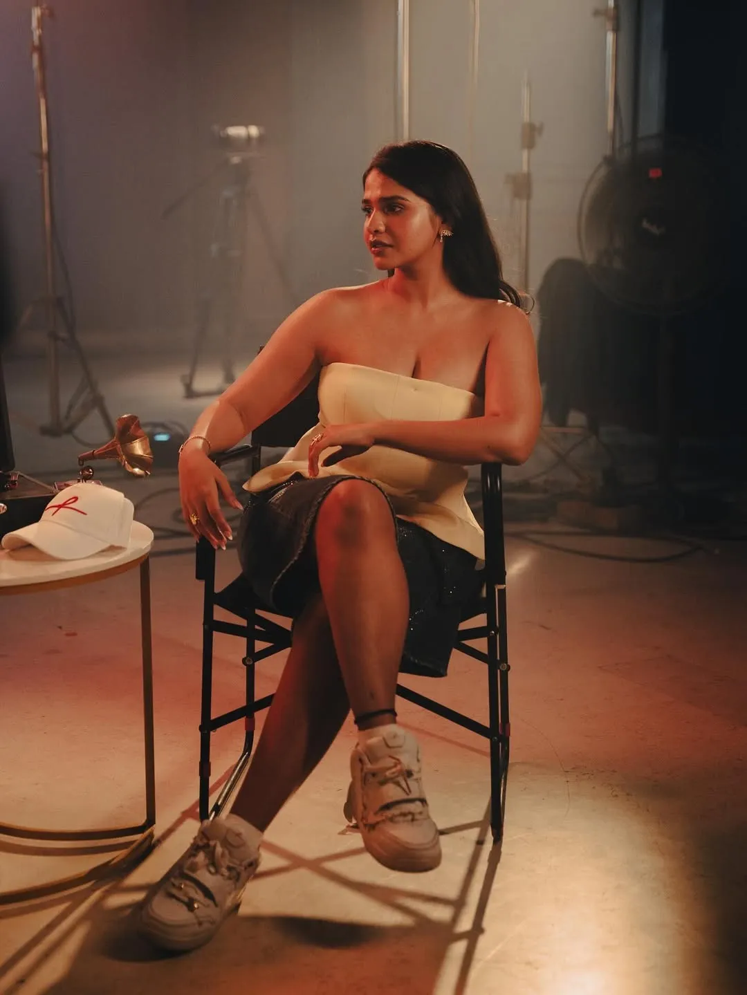 she&rsquo;s a little divaaaa 💕✨🧨🪩Styled by - @_tanyaa14_ Outfit - @zaraAccessories- @trishya_jewell