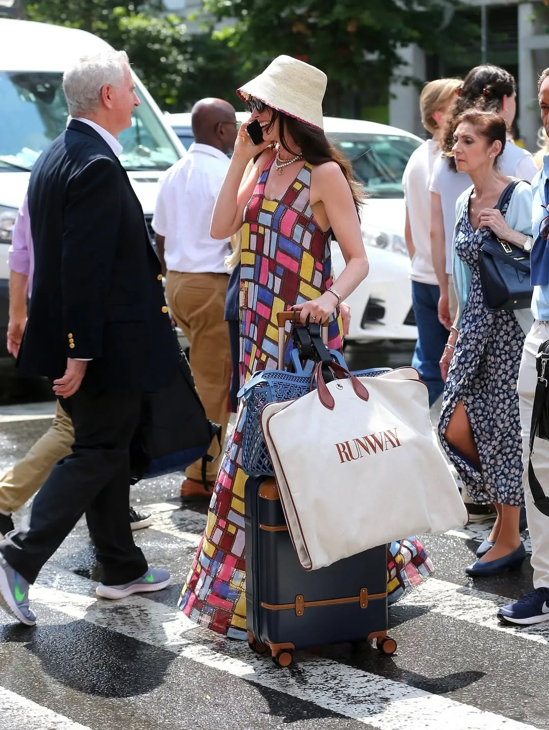 Anne Hathaway is officially returning as Andy Sachs in &ldquo;The Devil Wears Prada 2&rdquo;!!!! The sequel  (1)