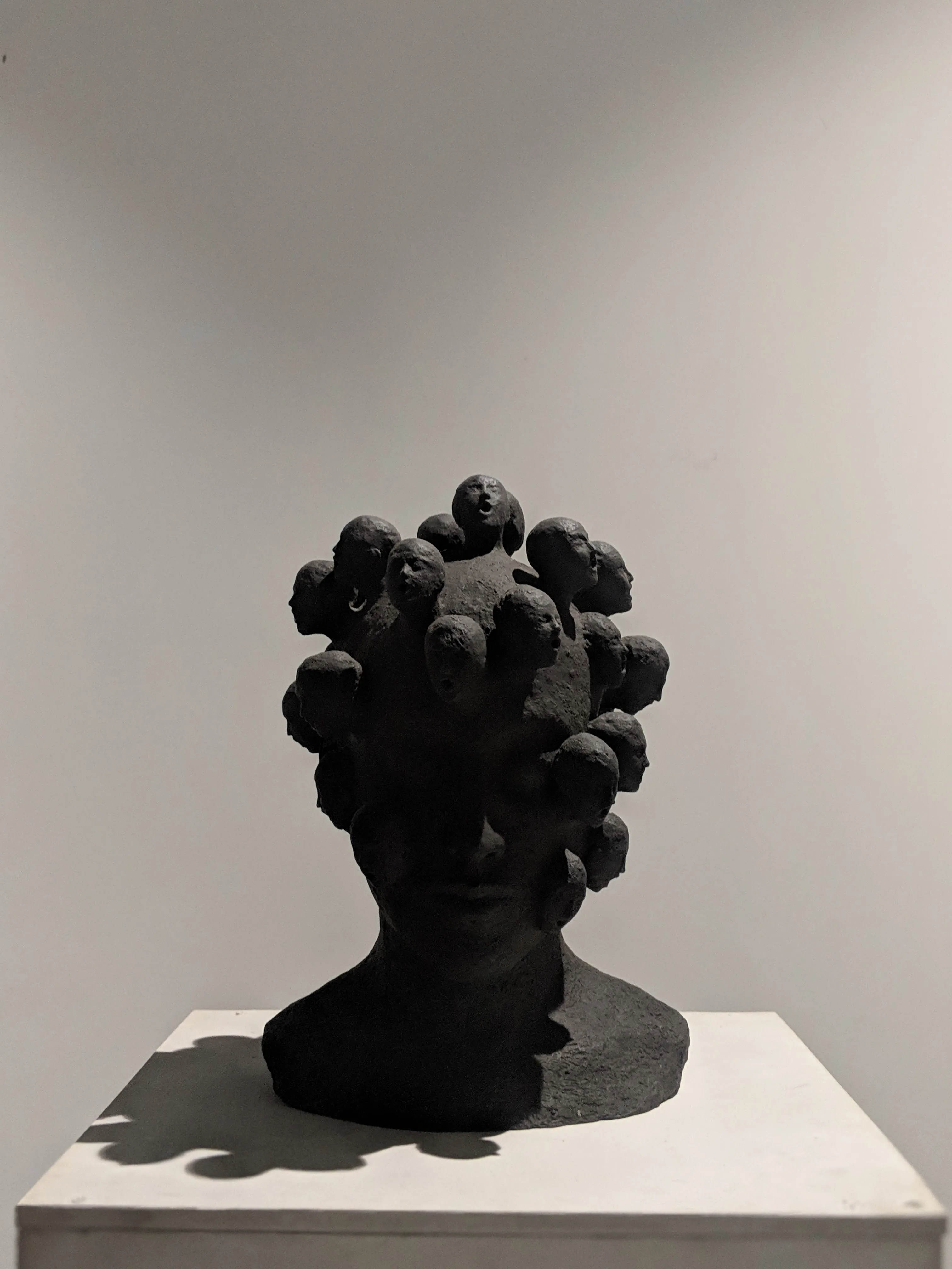 00100dPORTRAIT_00100_BURST20190217113922339_COVER