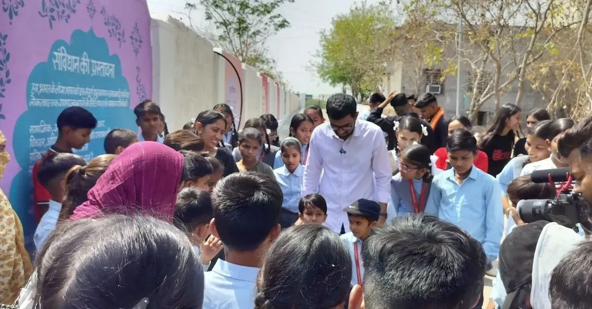The project emphasises the understanding and practice of democratic values from a young age.