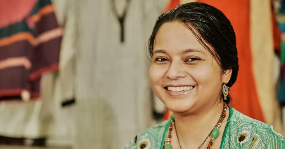 Zyenika partners with women-led tailoring units and single mothers to stitch each garment.