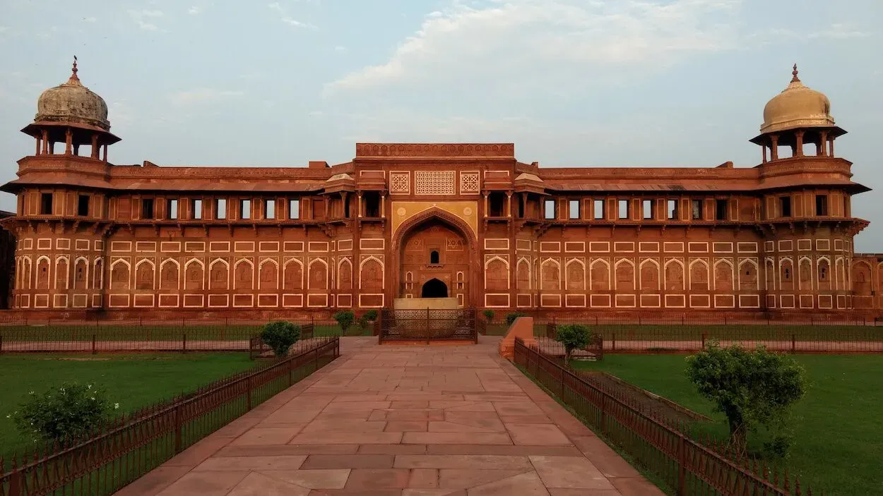 romantic budget trip to Agra