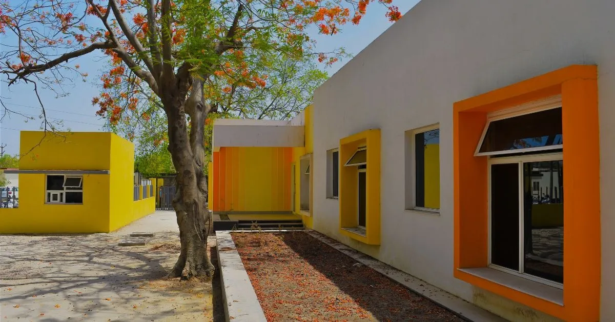 The choice of materials, like local slate stone, paint and stucco ensured that the architecture also matched the two blocks even though they were built over 65 years apart