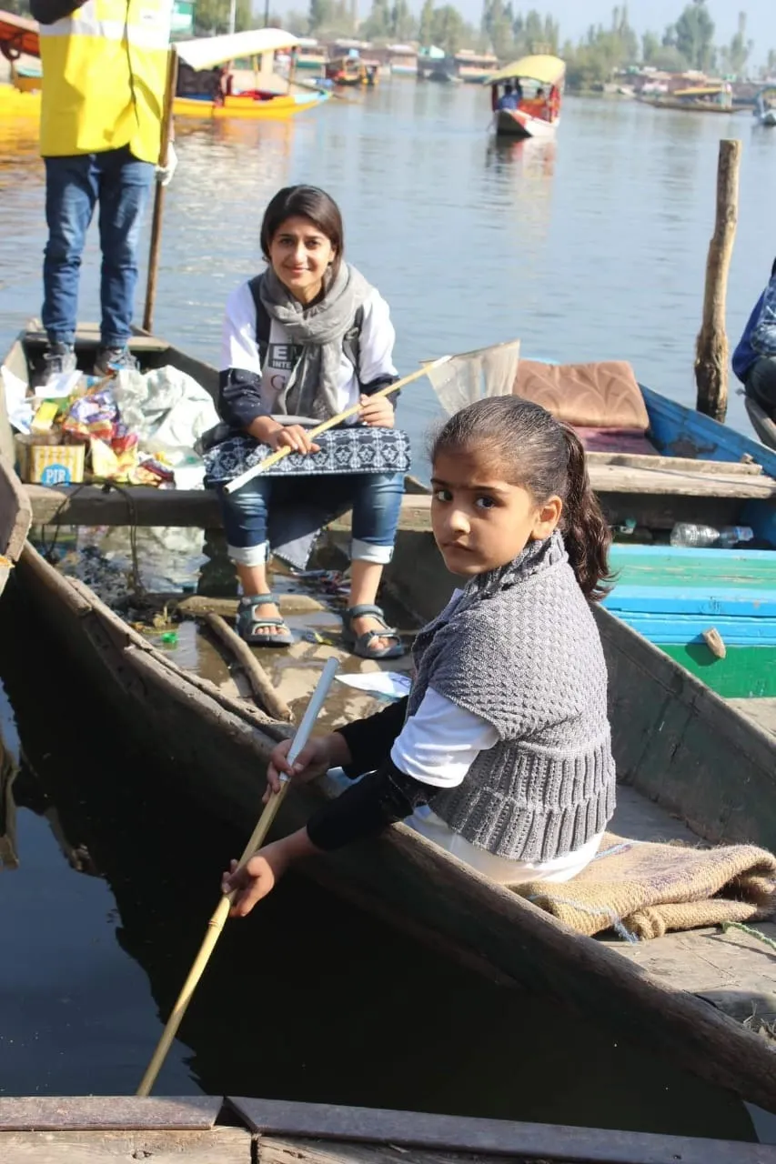 Jannat Patloo Dal Lake Kashmir