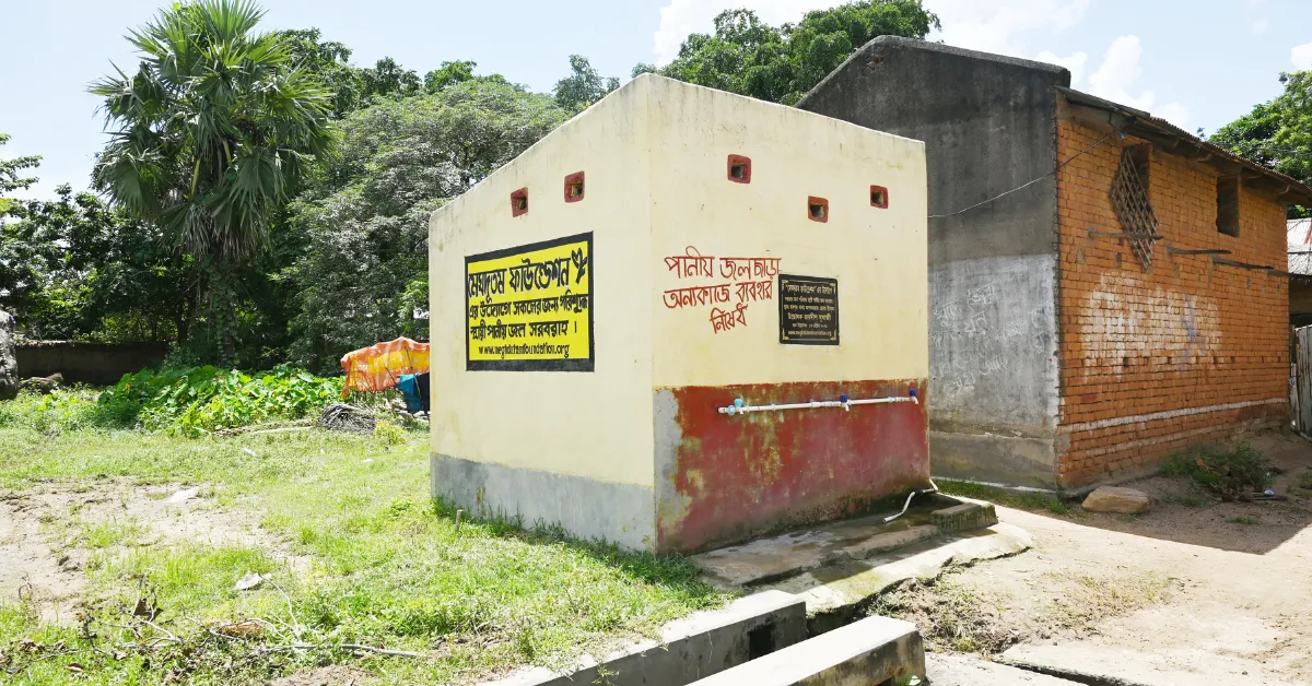 The ultrafiltration plant built by Meghdutam Foundation in Raspur now supplies clean drinking water to 3,000 people.
