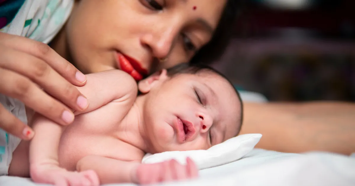 Simple rhythms and a familiar voice form a natural soothing system that supports relaxed sleep.