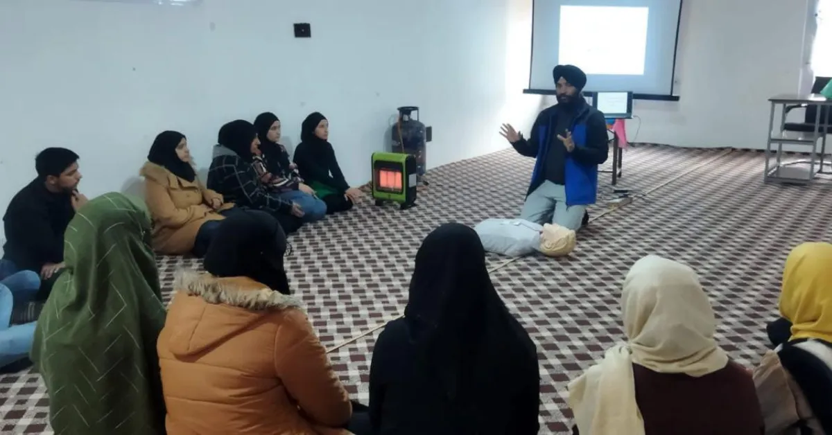 emergency first aid Kashmir