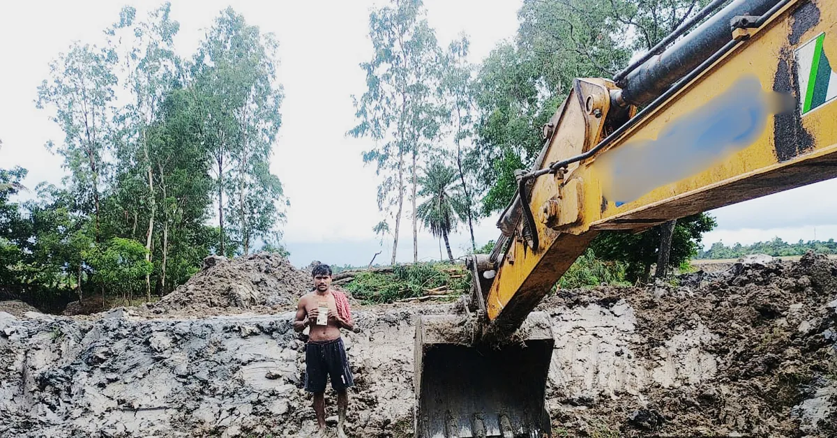 Farmers in Jeliakhali allocate land for dry-season water storage ponds.