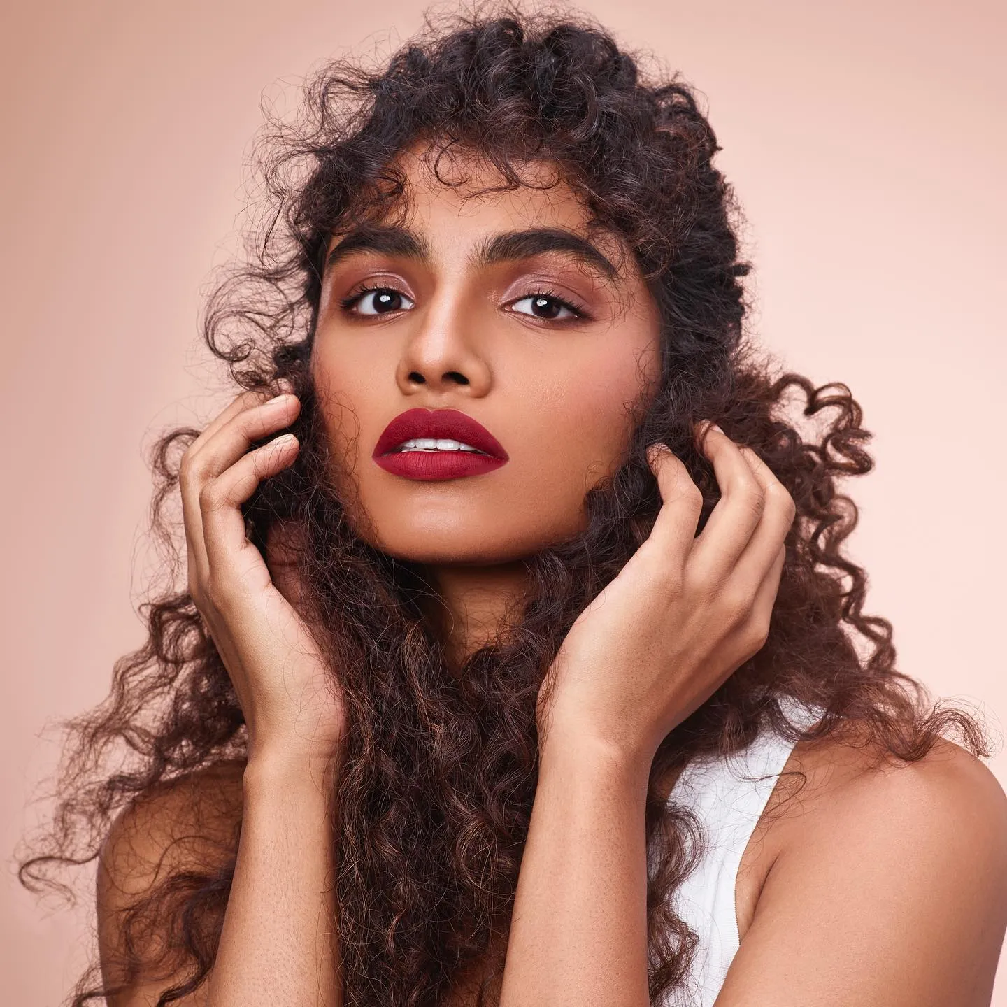 Model wearing liquid matte lipstick from Simply Nam