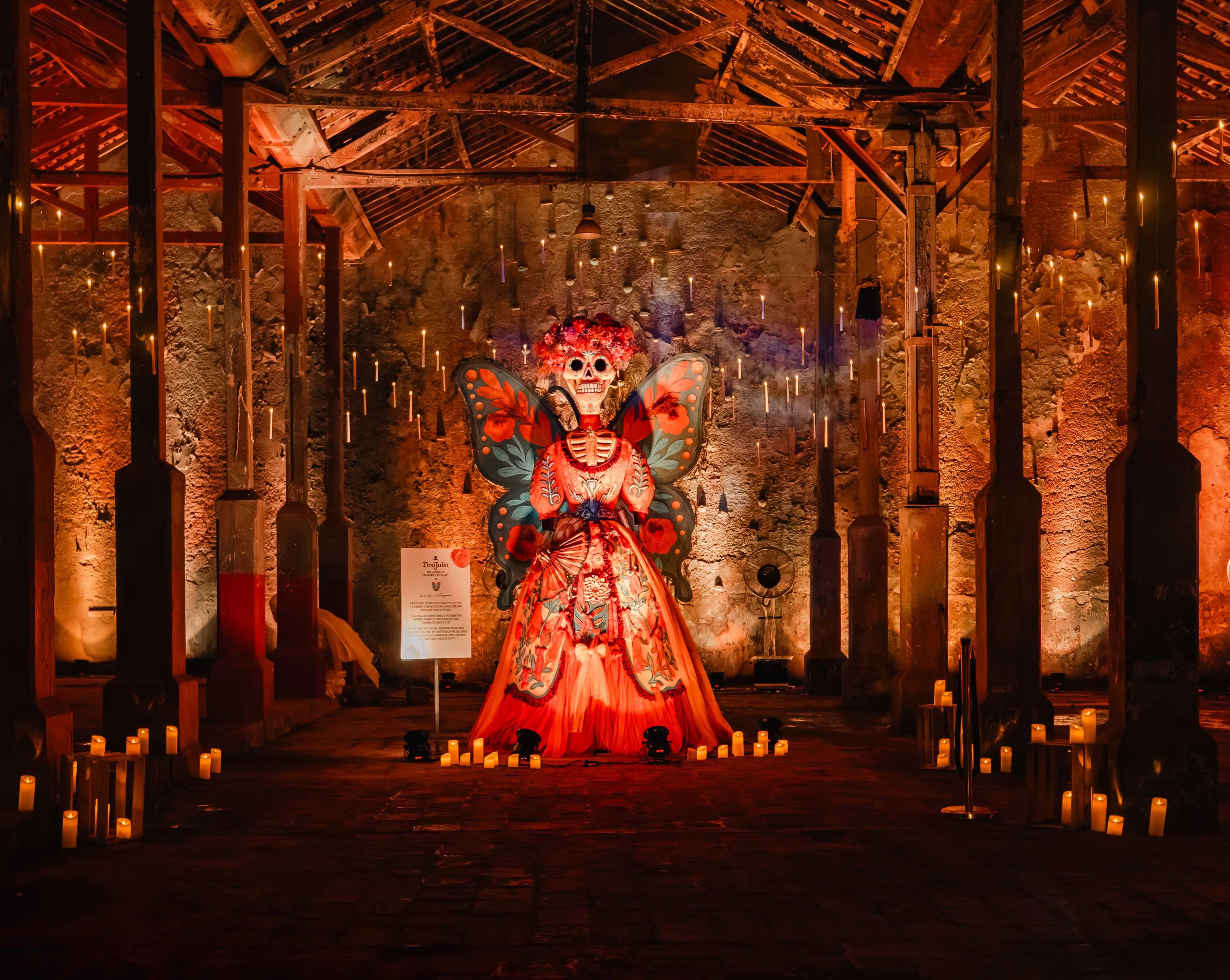 In Mumbai, Mukesh Mills hosted three installations, including an ofrenda altar, while Carter Road in Bandra featured two installations that interpreted Mexican identity in dialogue with the local Indian context.