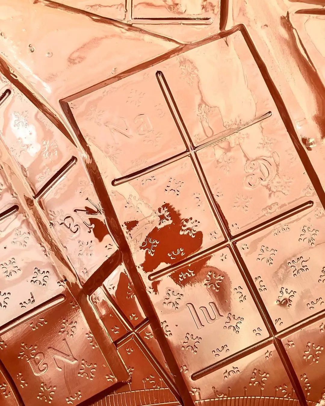 Bars of Naviluna chocolate from Mysore to show how Indian chocolate brands are focussing on making the best dark chocolate India via bean-to-bar chocolate India