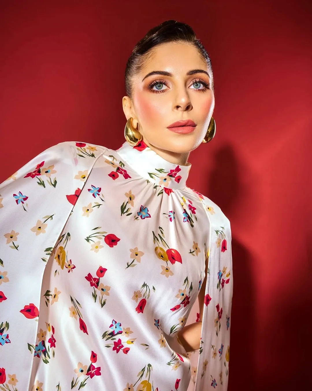 A picture of Kanika Kapoor, one of the top Indian playback singers who are embracing a global image in the streaming era music India via independent music in India