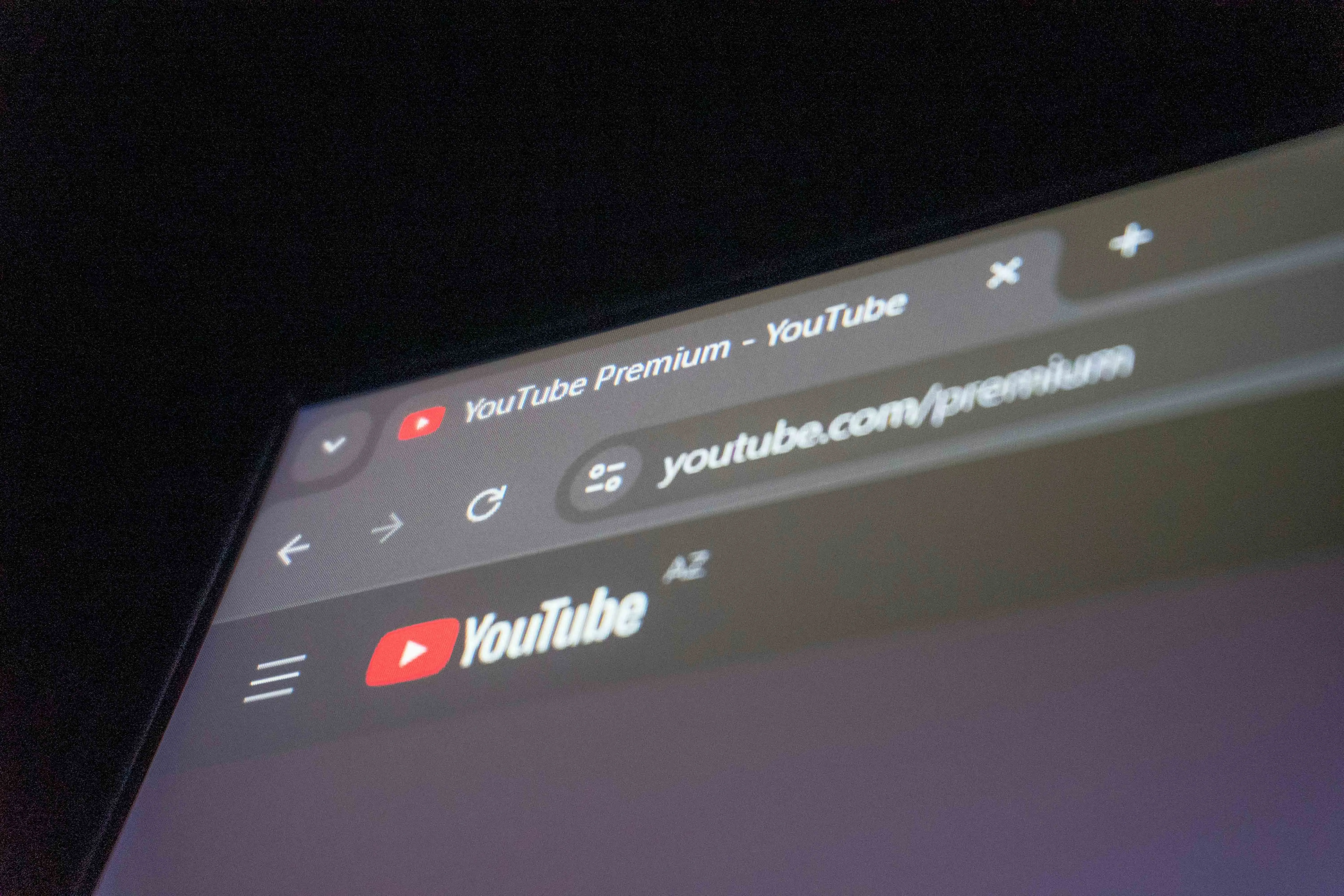 A picture of a screenshot of YouTube premium subscription, the primary way to listen to music-independent music in India and Bollywood music industry-in India