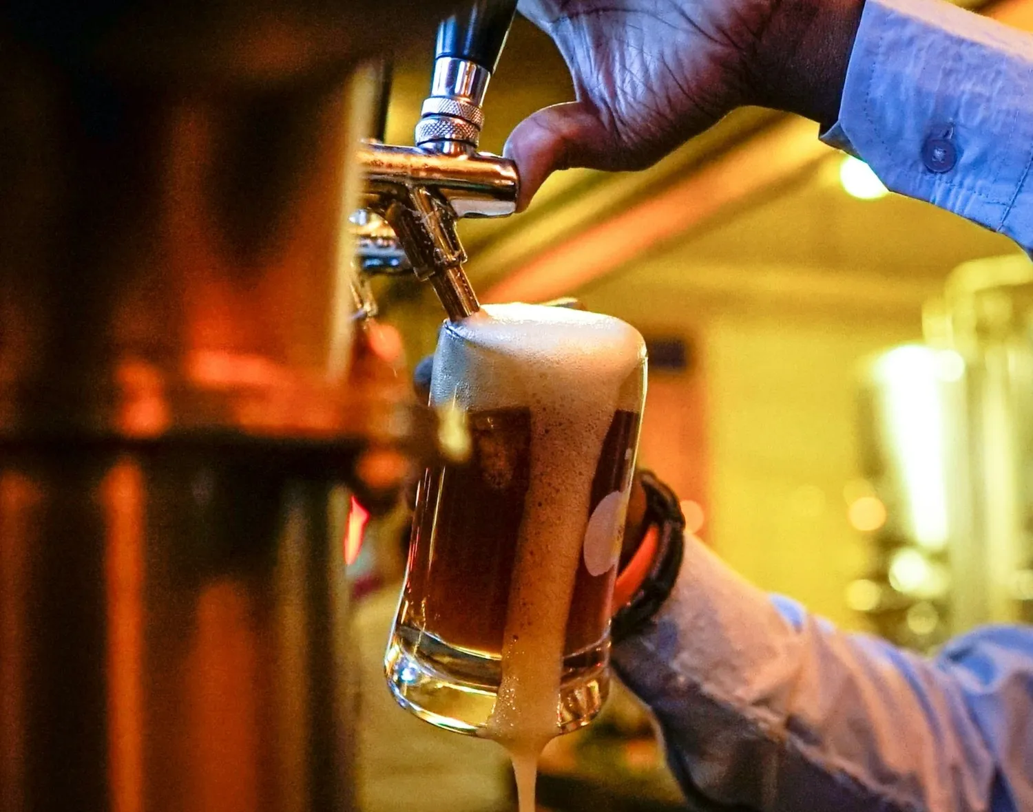 A picture of a&nbsp;craft beer in India being poured on tap to show how Indian craft beer brands are getting popular
