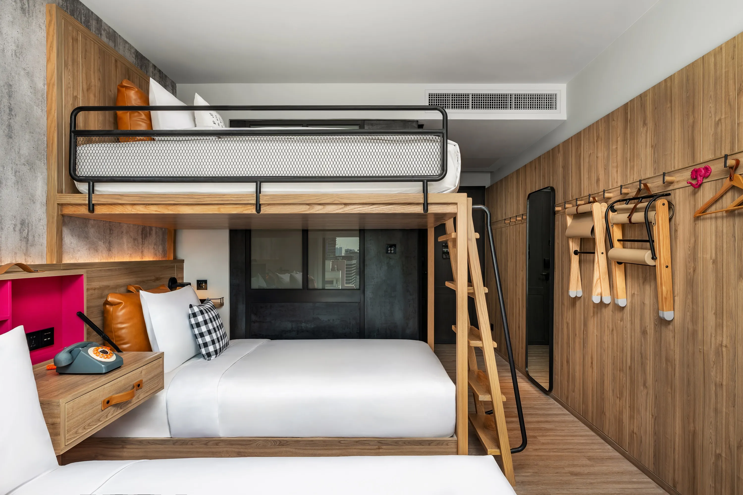 Moxy Bangkok Ratchaprasong - Moxy Loft