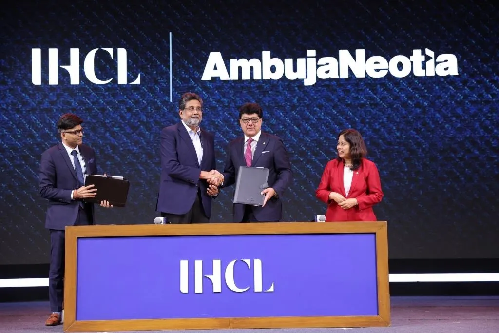 Mr Harshavardhan Neotia Chairman Ambuja Neotia Group and Mr Puneet Chhatwal Managing Director  Chief Executive Officer IHCL