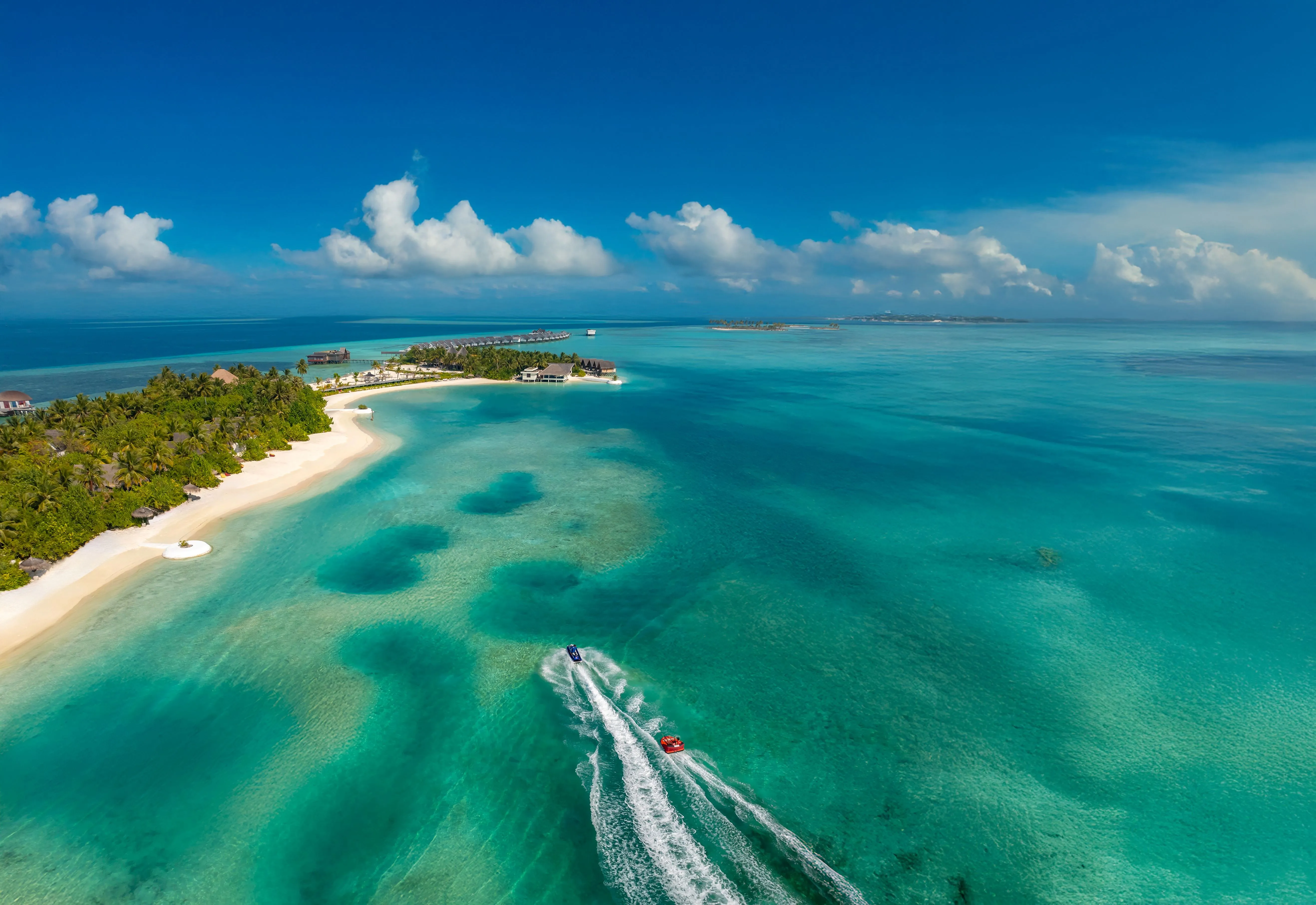 OZEN LIFE MAADHOO - Where leisure luxury meets warm hospitality and exquisite culinary voyages for the discerning traveller.
