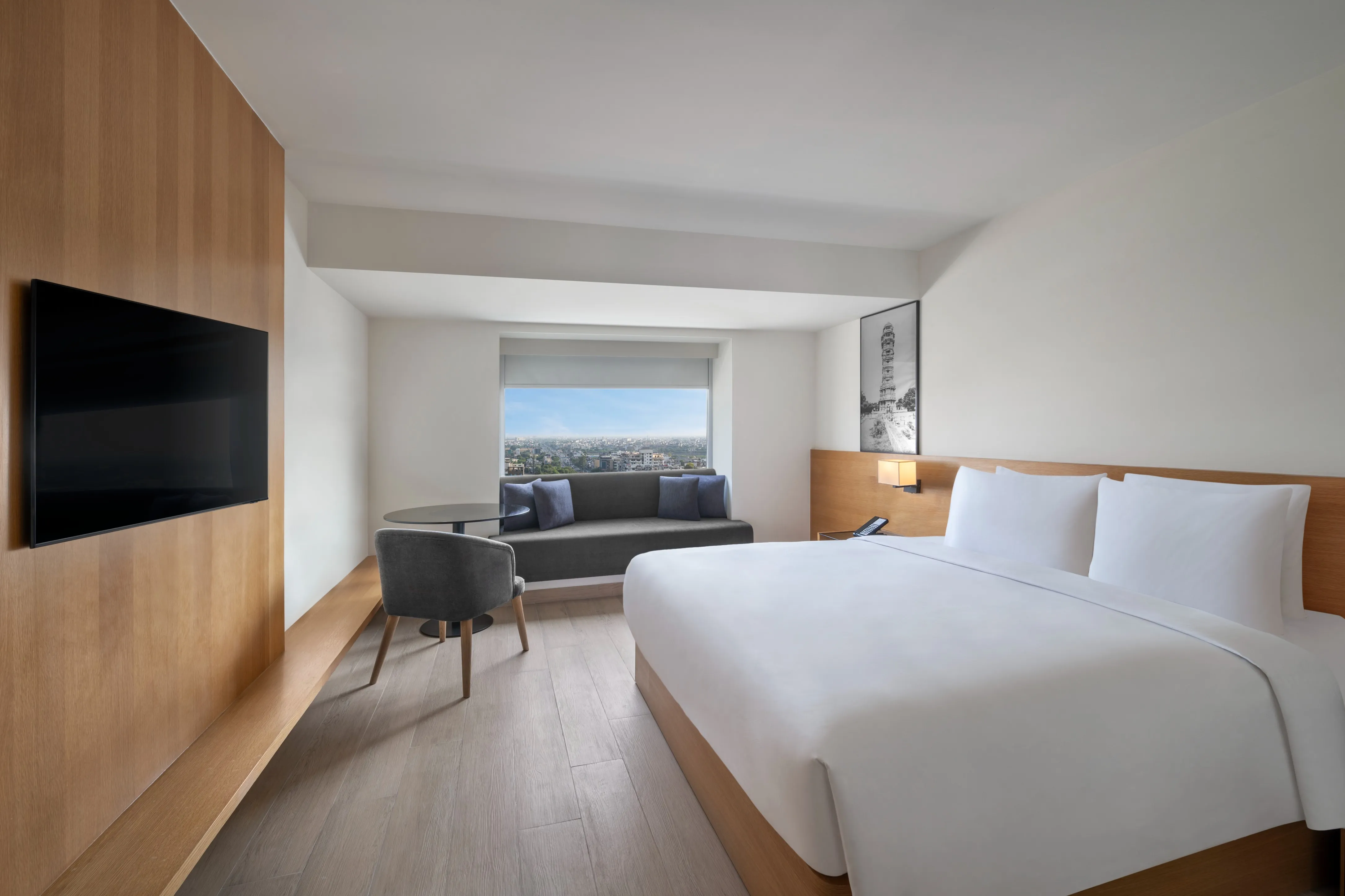 FF_JAIFI_DELUXE_KING_BEDROOM_1 (1) (1)