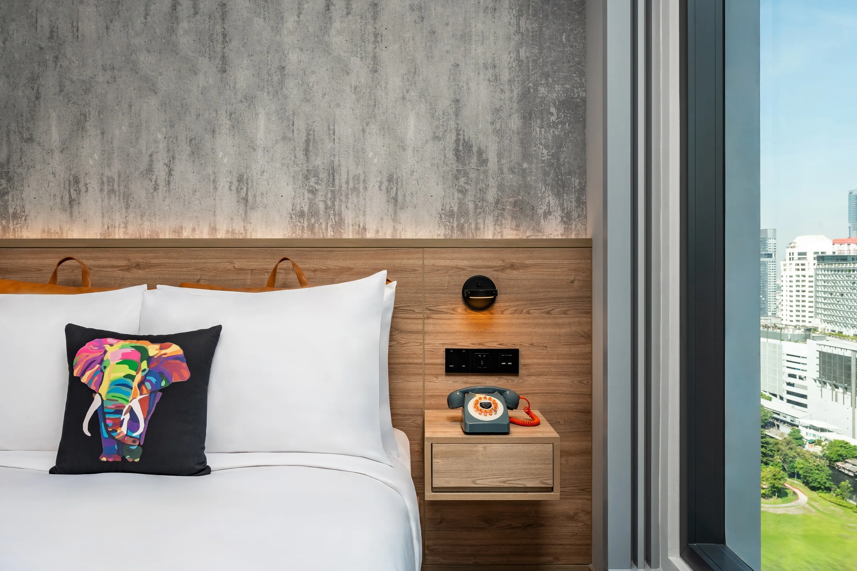 Moxy Bangkok Ratchaprasong - Moxy Queen room