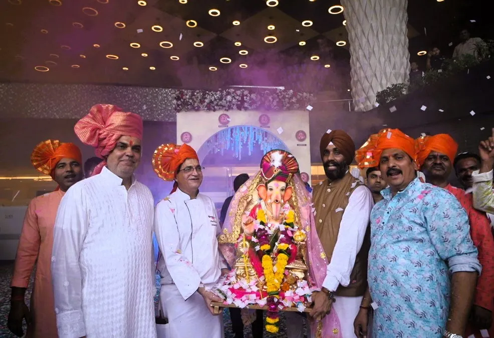 Mr. Romie Dutt- Executive Director Aamby Valley City & Hotel Sahara Star with the team