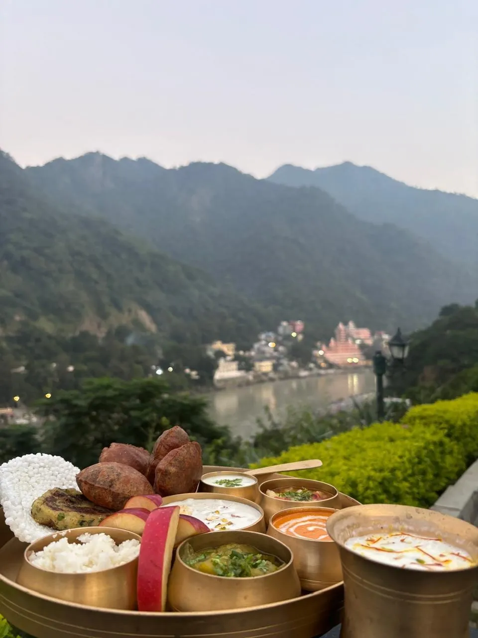 Aloha On The Ganges, Navrati Thali