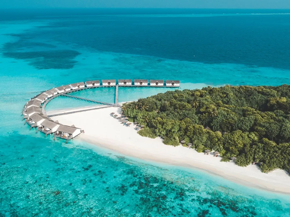 615213-NH Collection Maldives Reethi Resort-db6ea4-original-1759207124