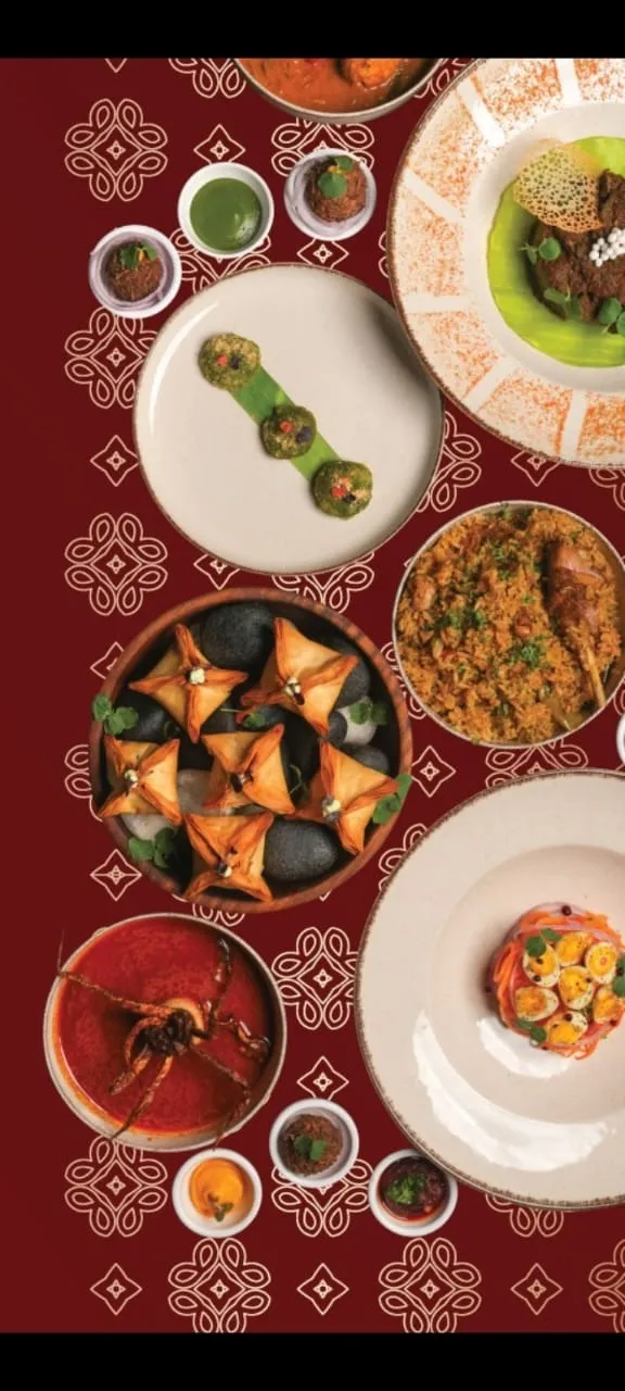 Sangamithirai, Feathers Hotel