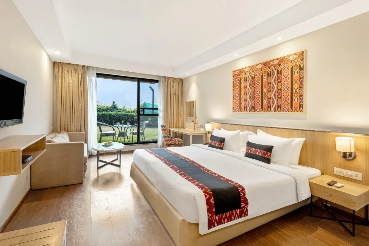 SterlingManaliroomwithsit-out